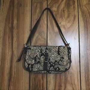 TOPSHOP Baguette Textured Shoulder Bag